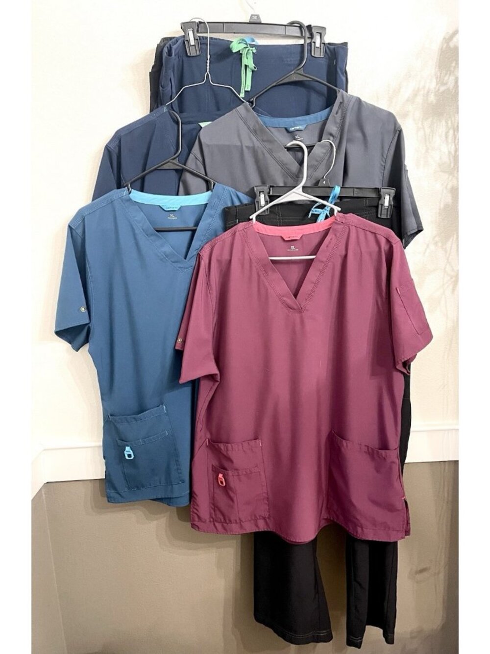 Women’s Carhartt XL & L Scrubs Set Bundle 4 XL Tops 3 L Pants Navy Black Gray